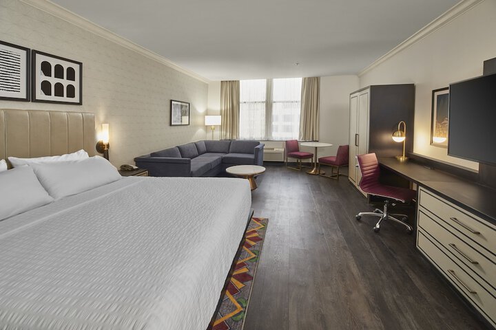 Room 17 of 43