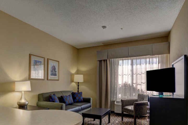 Room 15 of 35