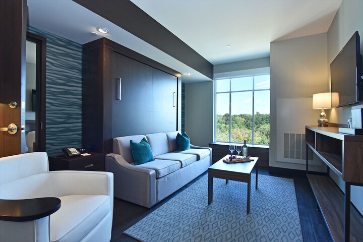 Room 8 of 30