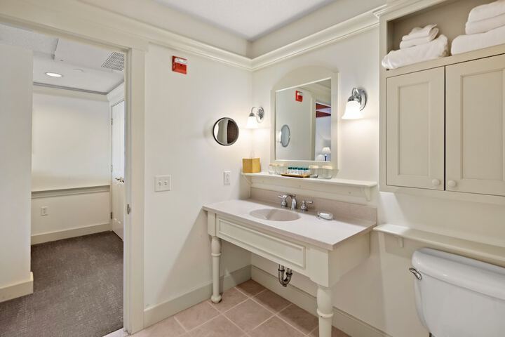 Room 44 of 110