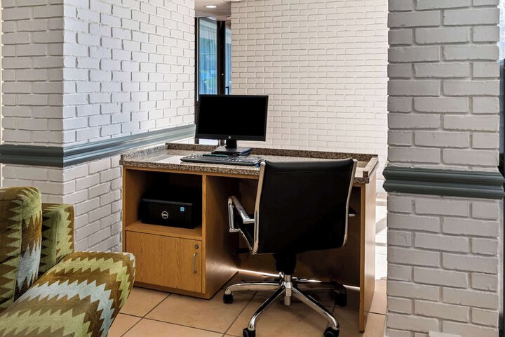 Business Center 37 of 37