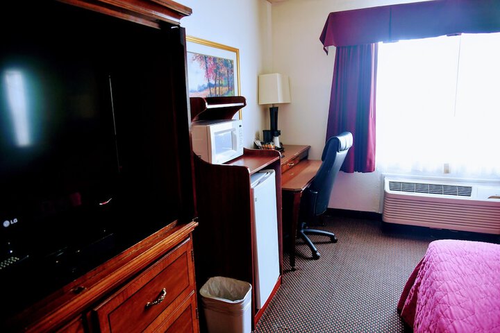 Douglas Inn & Conference Center