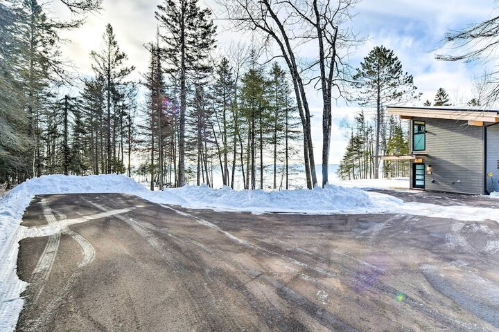 Office & Fire Pit: Waterfront Lake Superior Cabin!