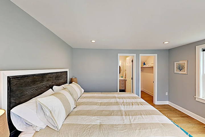 Remodeled Beach Haven W / New Chefs Kitchen 4 Bedroom Home