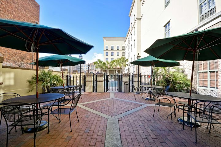 Hotel Exterior 72 of 72