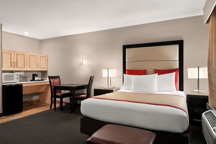 Room 13 of 28