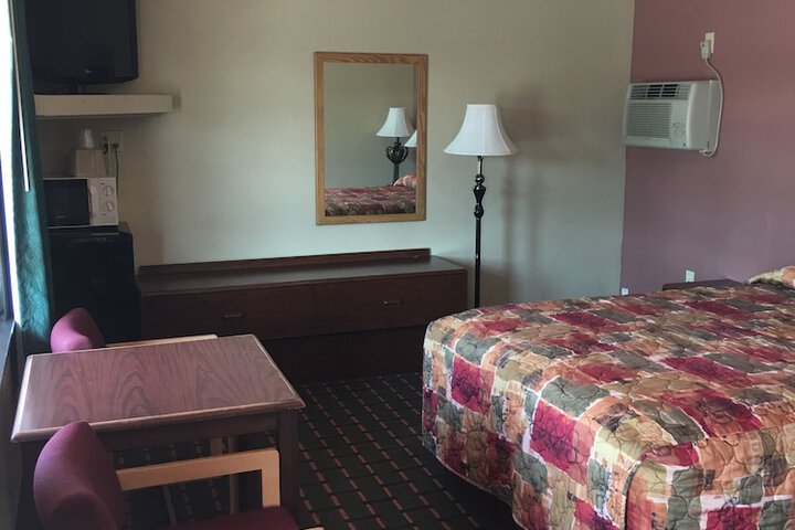 Room 69 of 80