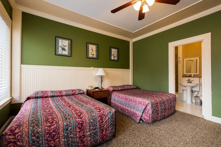 Room 13 of 41