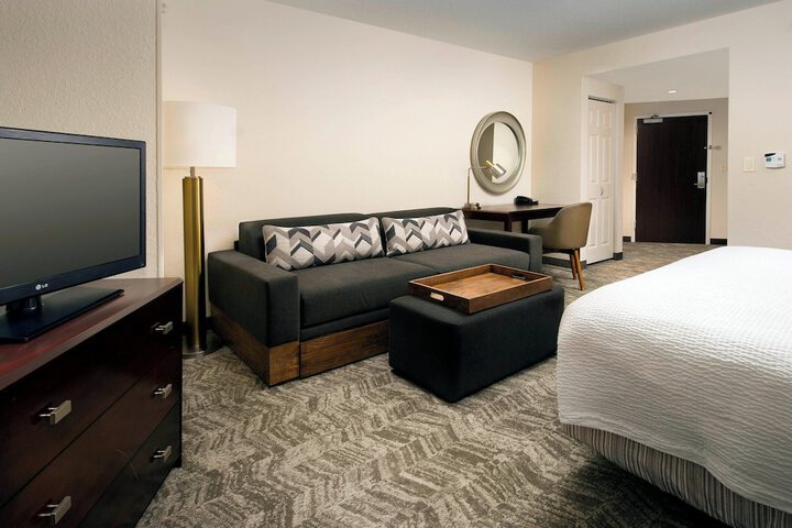 Room 17 of 35