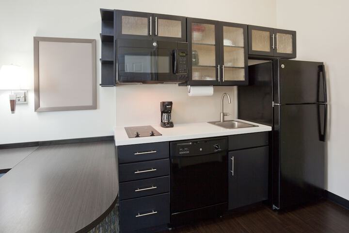 Candlewood Suites Dickinson ND by IHG
