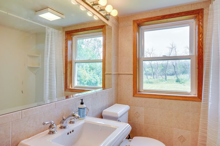 Pet-friendly New Berlin Retreat w / Patio & Yard!