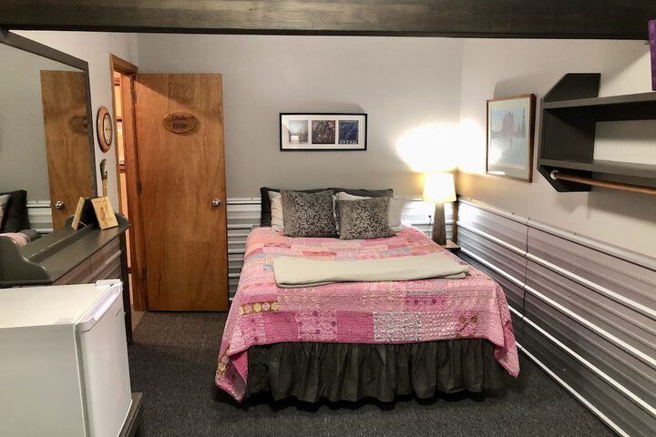 Room 14 of 33