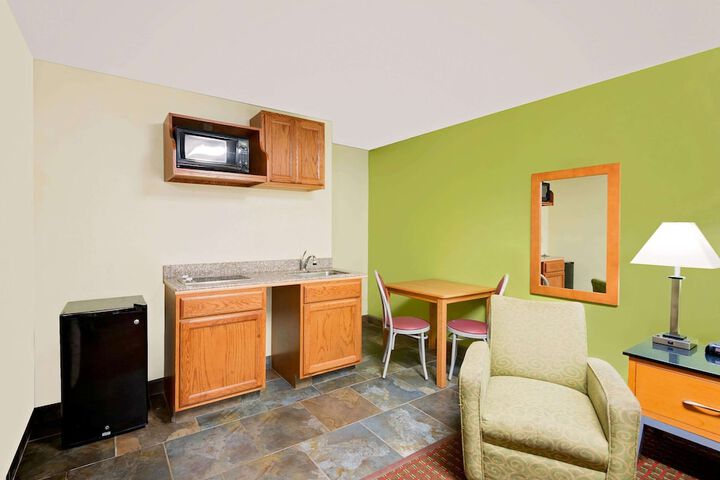 Room 15 of 51