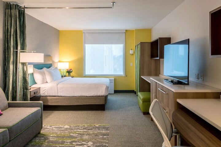 Room 11 of 27