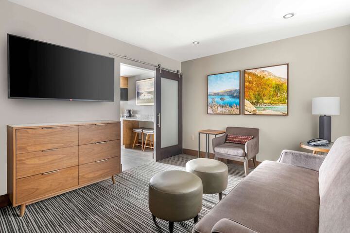 Room 35 of 46