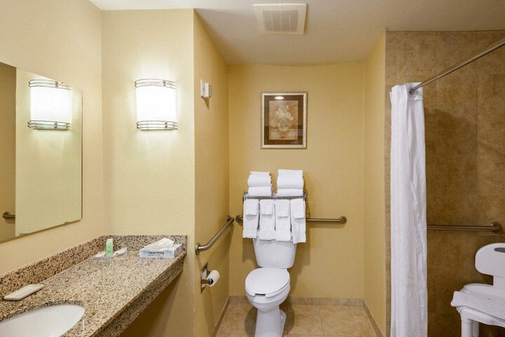 Comfort Inn & Suites Regional Medical Center