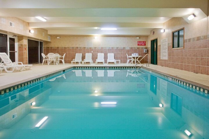 Pool 4 of 20