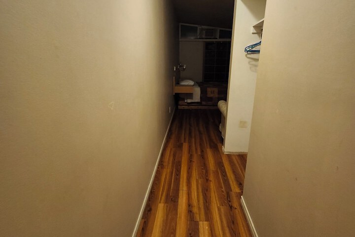 Room 25 of 65