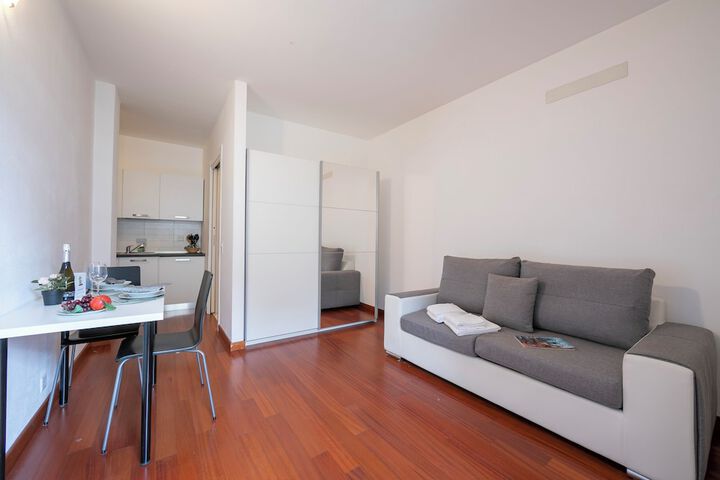 Room 14 of 18