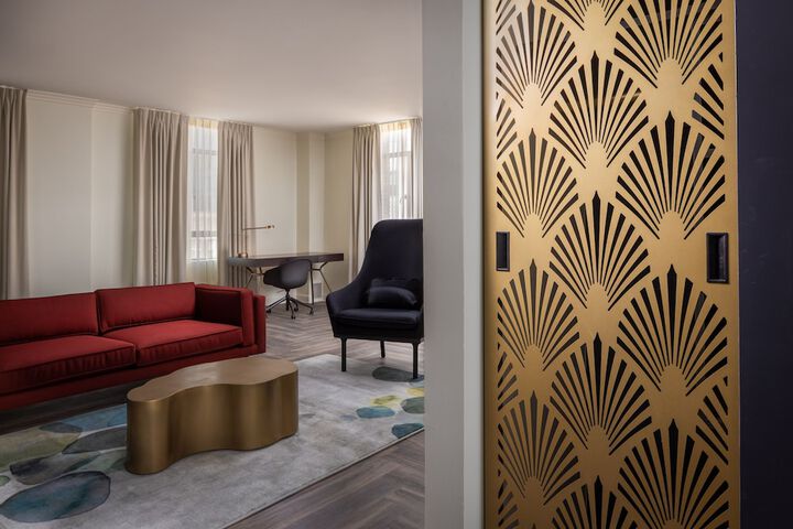 Hotel Deco Omaha Tapestry Collection by Hilton