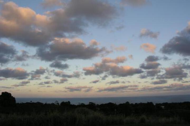 Puumoi Pink House and Sunrise Studio