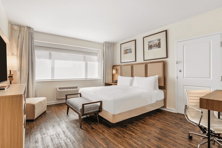 The Banyan Hotel Fort Myers Tapestry Collection by Hilton