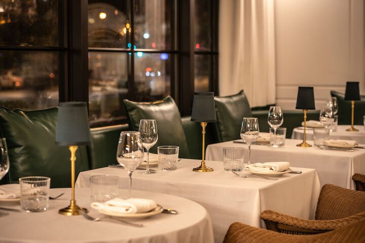 Dining 43 of 55