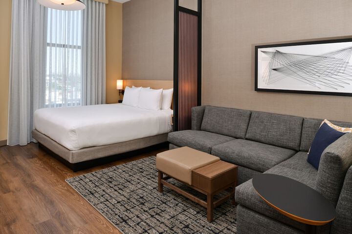 Room 25 of 42