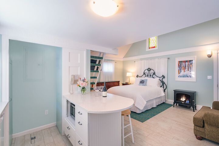 Room 12 of 28