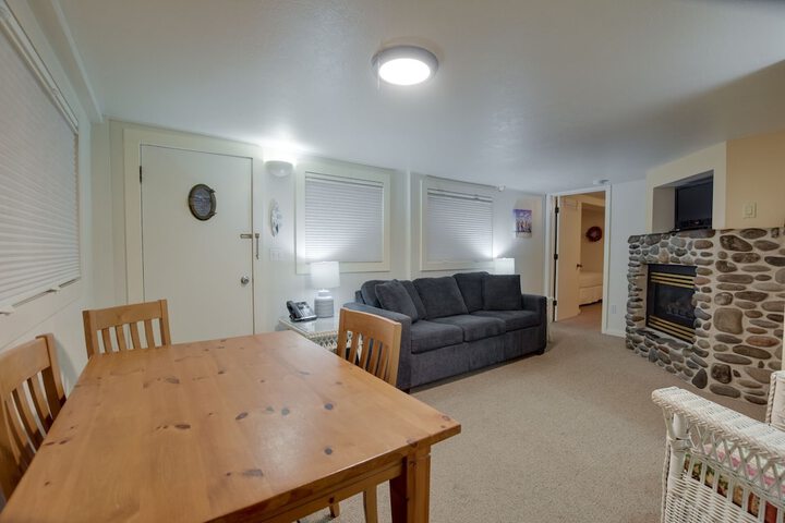 Room 157 of 231
