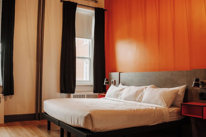 Room 30 of 50