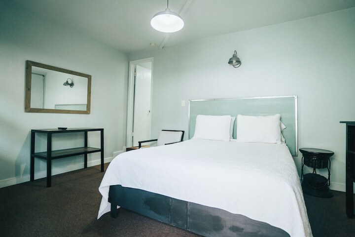 Room 11 of 26