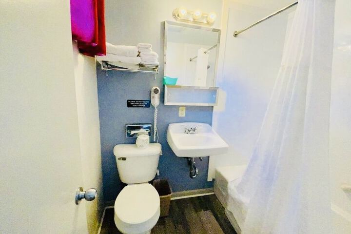 Room 43 of 58
