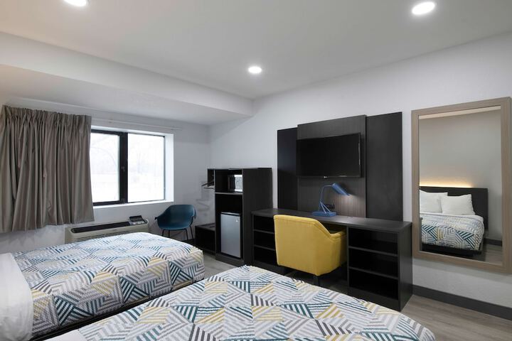 Room 30 of 34