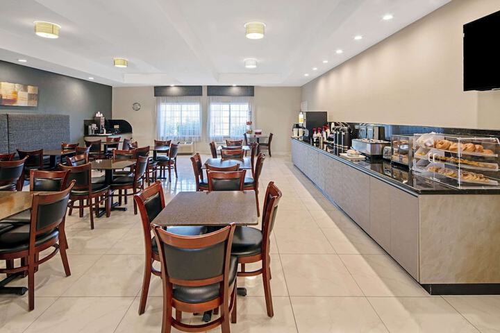 Breakfast/Coffee Service 44 of 50