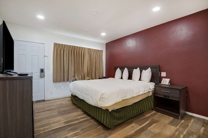Room 18 of 30
