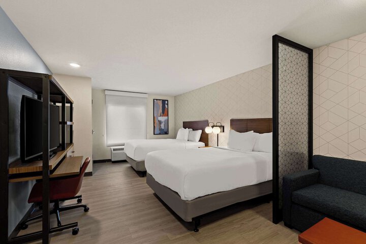 Room 16 of 35