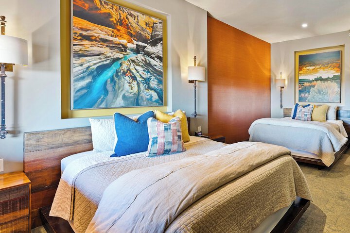 Room 48 of 82