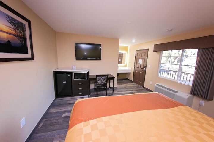 Room 9 of 22