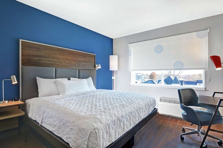 Room 16 of 27