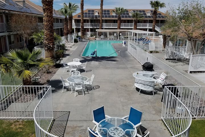 Pool 10 of 71