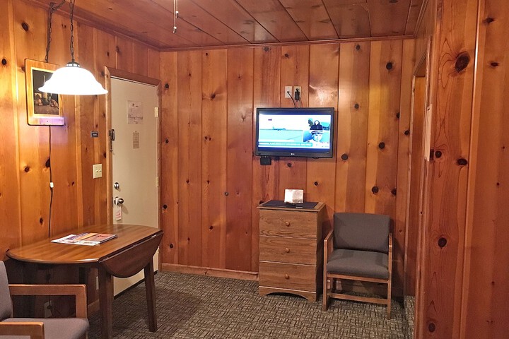 Room 102 of 183