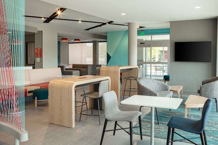 avid hotels Madison - Monona by IHG