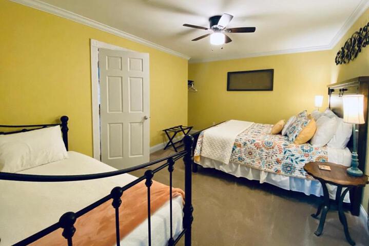 Barren Breeze Bed and Breakfast