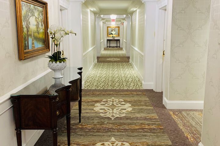 Ballroom/Hall 41 of 47