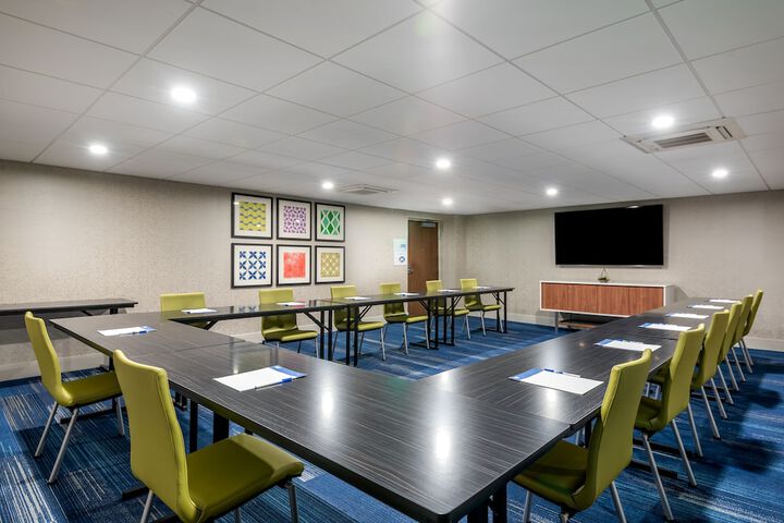 Holiday Inn Express & Suites Santa Ana - Orange County by IHG