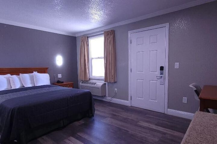 Room 37 of 59