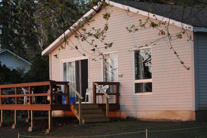 Merland Park Cottages and Motel
