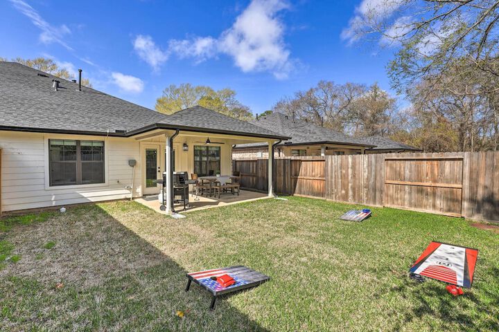 Well-appointed Montgomery Home w / Fenced Yard