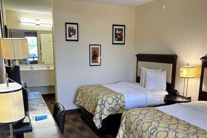 Room 16 of 29
